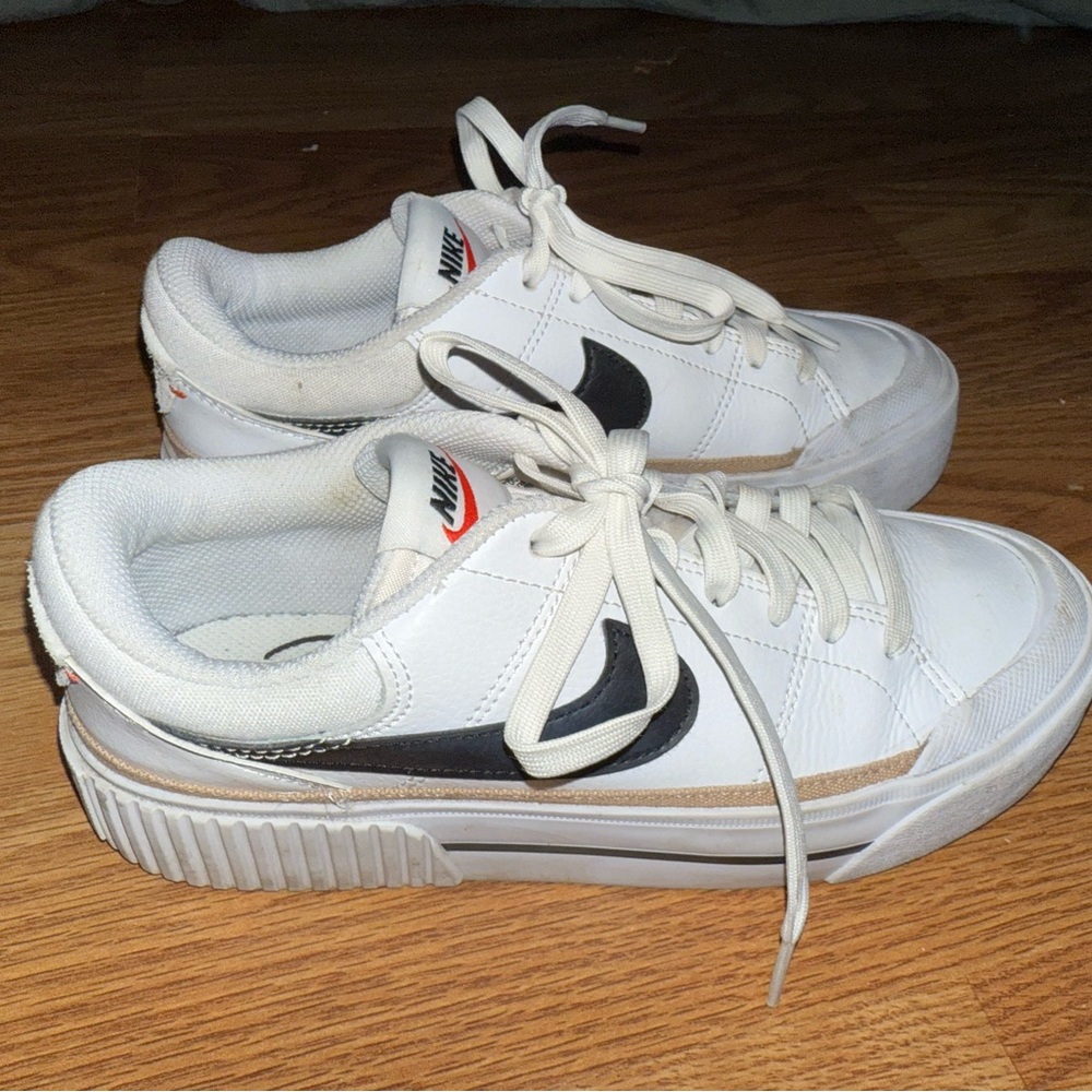 Nike court legacy lift